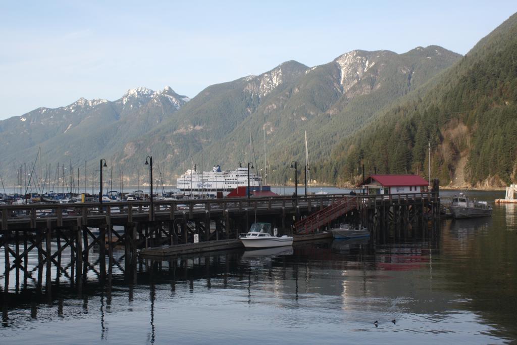 The Classic Horseshoe Bay Motel West Vancouver Exterior photo