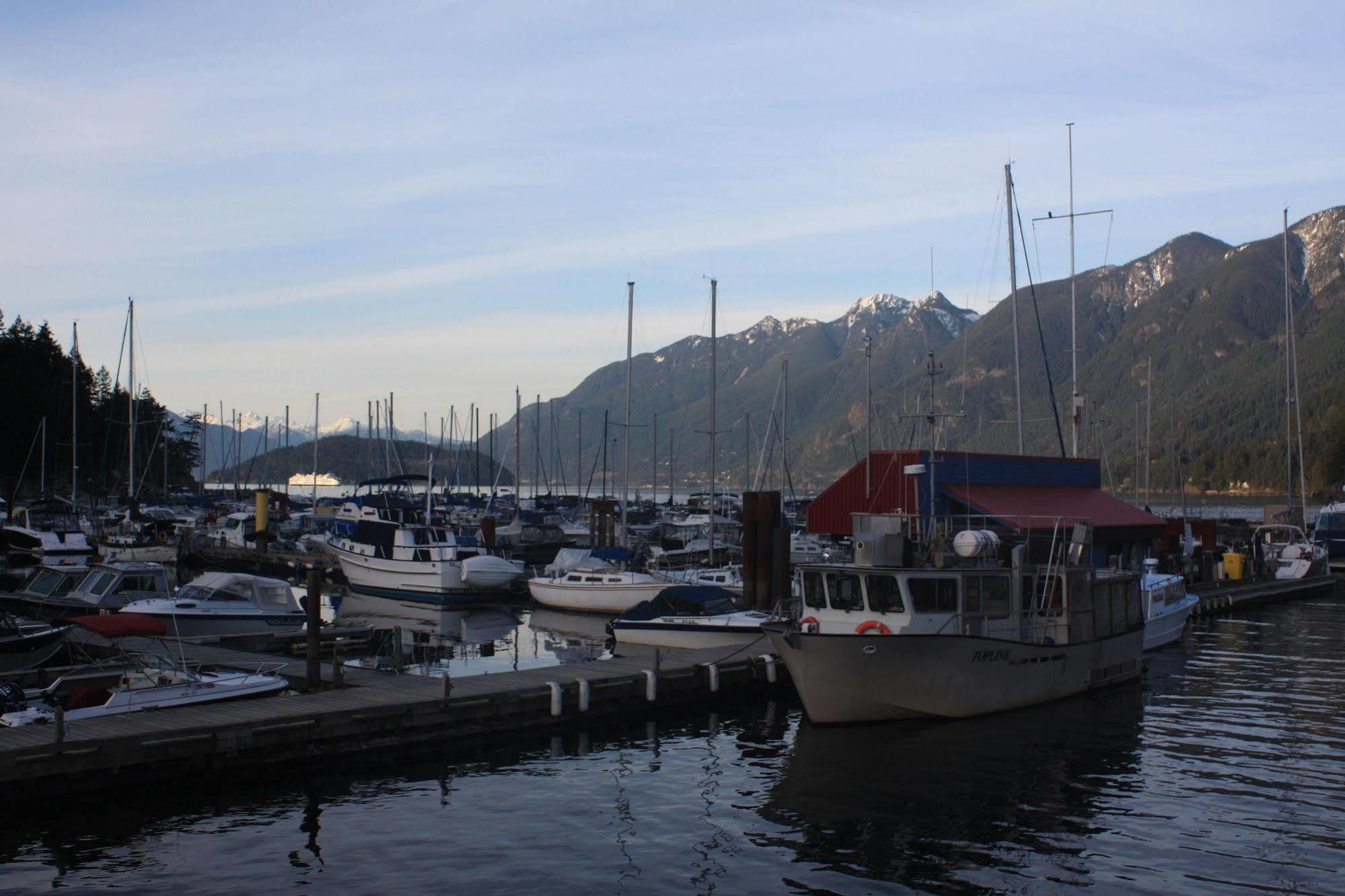 The Classic Horseshoe Bay Motel West Vancouver Exterior photo